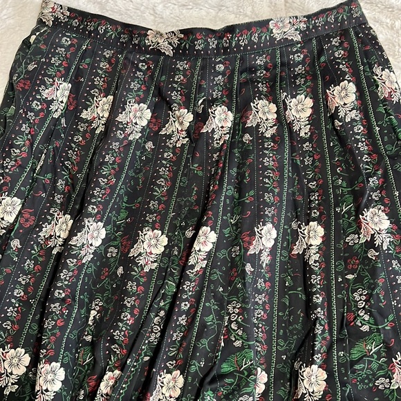 Vintage Austrian skirt, EU size 38, waist 27 1/2 inch - Picture 3 of 6